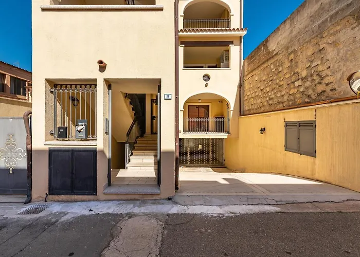 Apartment Via Giardini 18 *