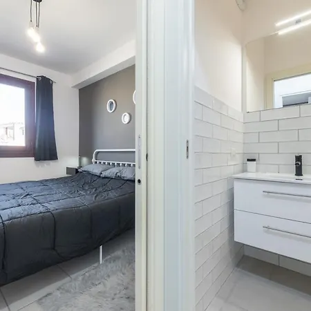 Via Giardini 18 Apartamento *