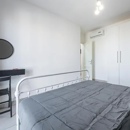 Via Giardini 18 וילסימיוס