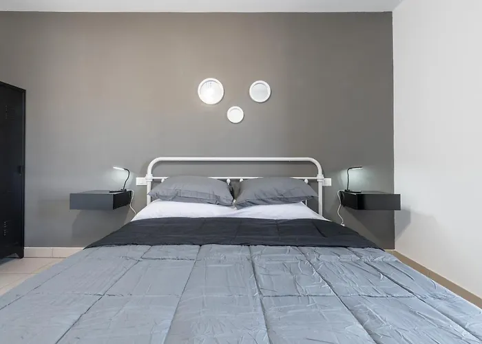 Апартаменти Via Giardini 18 Віллазімьюс